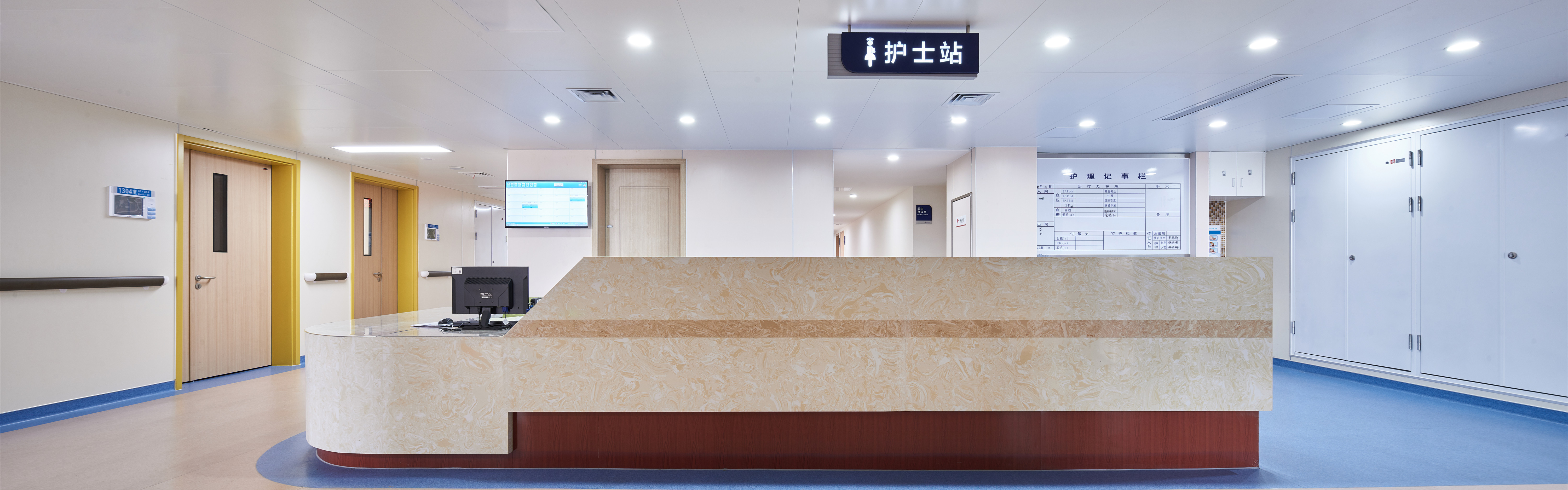 圣奥为宜兴第四人民医院设计护士站实拍图