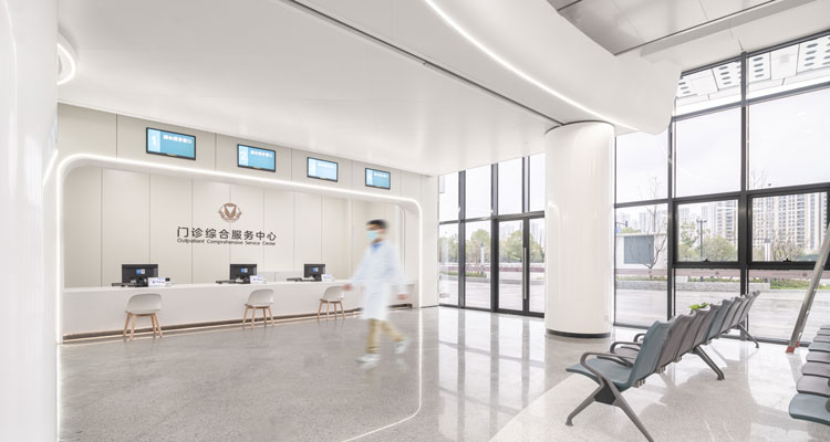 圣奥为浙江大学医学院附属妇产科医院设计综合门诊服务中心实拍图