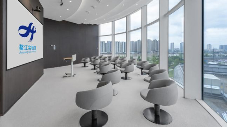 圣奥办公家具为平阳鳌江会展中心打造的培训空间实拍图