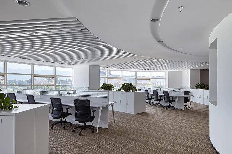 浙江圣奥办公家具为中国建设银行提供办公家具及空间解决方案