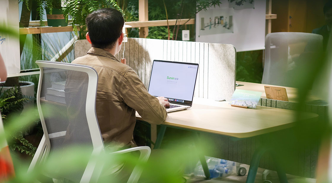 圣奥办公家具哈孚健康座椅使用场景图
