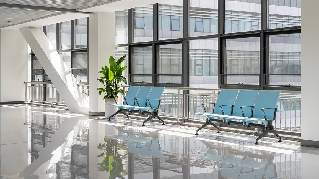 圣奥为西安大兴医院渭水园园区设计的等候区实拍图 圣奥为西安大兴医院渭水园园区设计的等候区实拍图