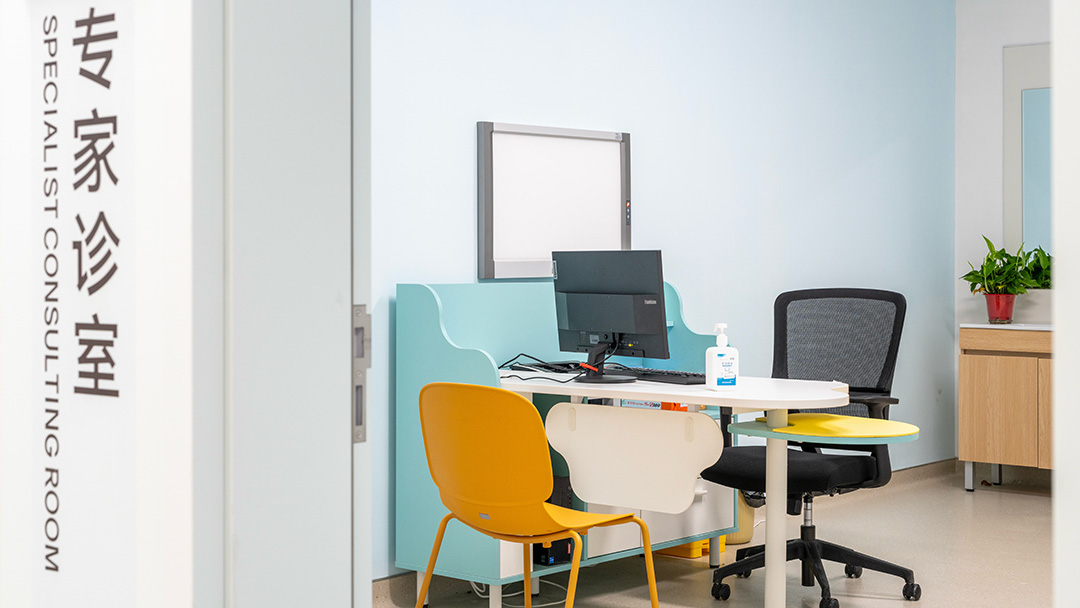 圣奥为西安大兴医院渭水园园区设计的专家诊室实拍图 圣奥为西安大兴医院渭水园园区设计的专家诊室实拍图