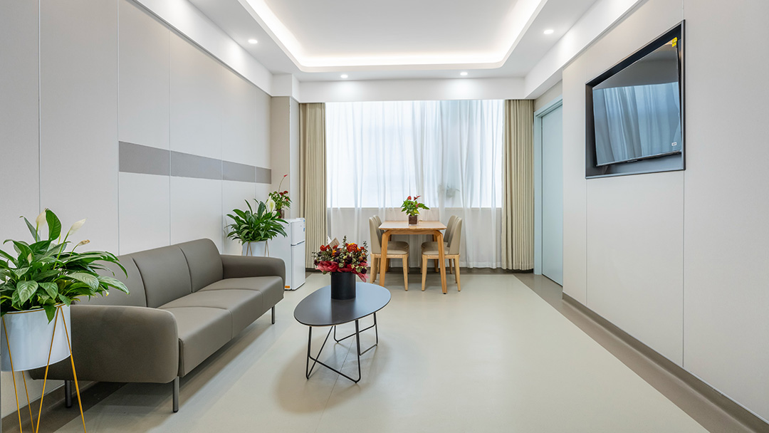 圣奥为西安大兴医院渭水园园区设计的VIP病房实拍图 圣奥为西安大兴医院渭水园园区设计的VIP病房实拍图