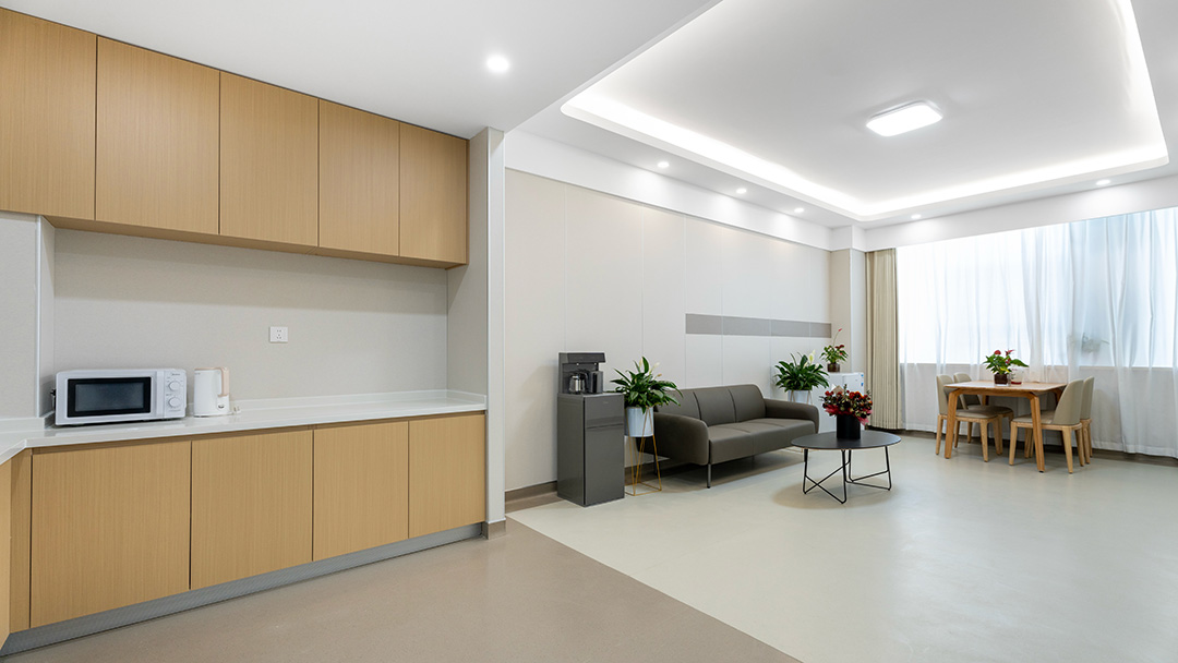 圣奥为西安大兴医院渭水园园区设计的VIP病房实拍图 圣奥为西安大兴医院渭水园园区设计的VIP病房实拍图