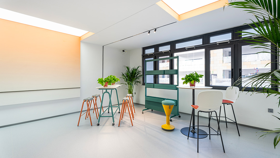 圣奥办公家具为西安汽车职业大学打造的公共空间实拍图 圣奥办公家具为西安汽车职业大学打造的公共空间实拍图