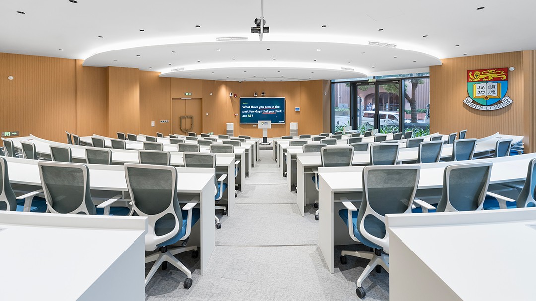 圣奥为港大经管学院上海中心打造的教育空间教室空间实拍图