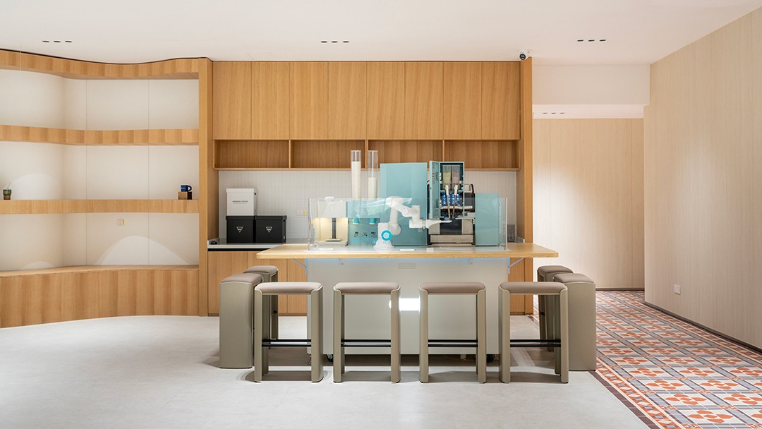 圣奥为港大经管学院上海中心打造的公共空间实拍图